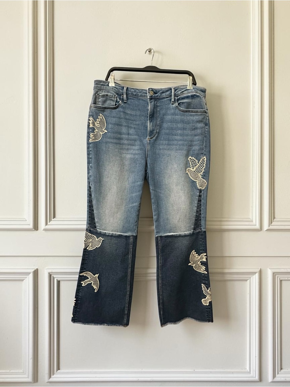 Driftwood Embroidered Dove High Rise Flare Jeans. Stretchy. Size: 34